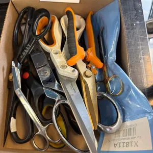 ASSORTMENT OF SCISSORS
