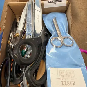 ASSORTMENT OF SCISSORS LOT