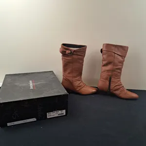 Towne Shoes Ladies Boots