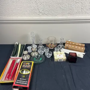 Delicate Candleholders & Candles