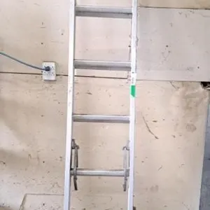 16' total aluminum extension ladder