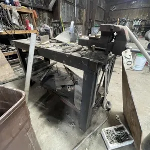 Work Bench w/Ken-Tool Vise 6ft L x 28"W x 42"H