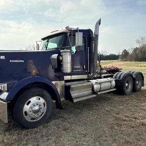 2008  Kenworth  W900  Semi Truck