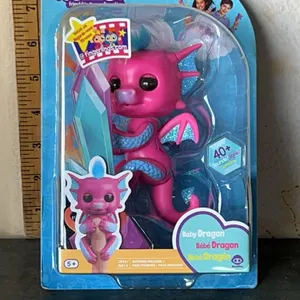 Fingerlings Sandy Baby Dragon