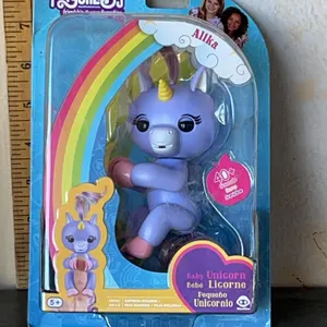 Fingerlings Alika Baby Unicorn