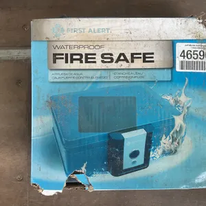 FIRST ALERT 2013F .17 CU FT FIRE AND WATER PROOF SAFE