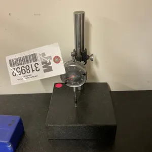MANUAL HEIGHT GAUGE, W/ 6" L X 6" W X