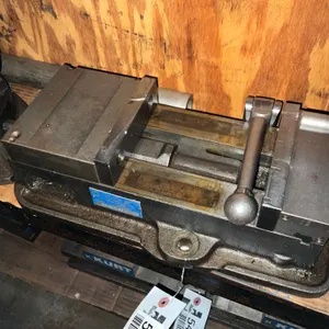 KURT D675 6” ANGLOCK VISE SN: 7492