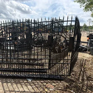 SET OF GATES WITH HORSE DESIGN