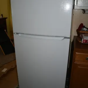 Frigidaire Refrigerator, Measures 30 X 28 X 66