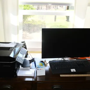 Gateway Computer with an LG Monitor, 2 Keyboards,