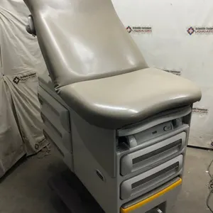 Midmark 604-002 Examination Table (Right Side Drawers)