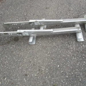 (2) Ladder Jacks