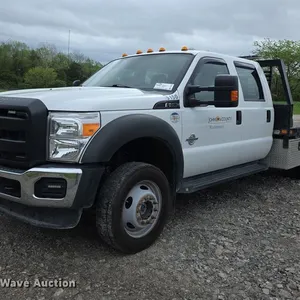2015 Ford F550 Super Duty Crew Cab flatbed truck