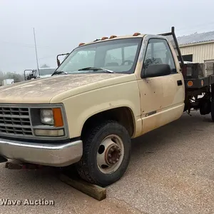 1992 Chevrolet 3500 Ext. Cab dump flatbed pickup truck