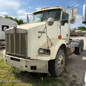 2006 Kenworth T800 semi truck