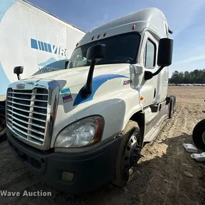 2018 Freightliner Cascadia semi truck