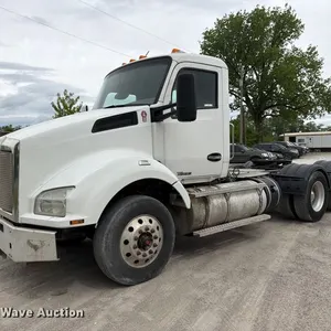 2016 Kenworth T880 semi truck