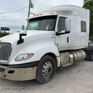 2020 International LT625 semi truck