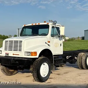 1990 International 4800 truck cab and chassis