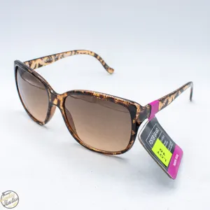 PAIR OF NEW FOSTER GRANT SUNGLASSES