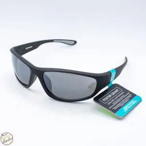 PAIR OF NEW FOSTER GRANT SUNGLASSES