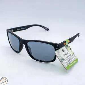 PAIR OF NEW FOSTER GRANT SUNGLASSES