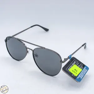 PAIR OF NEW FOSTER GRANT SUNGLASSES