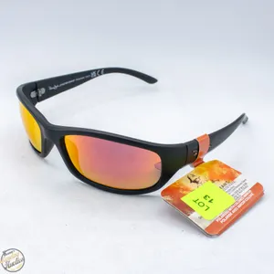 PAIR OF NEW FOSTER GRANT SUNGLASSES