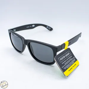 PAIR OF NEW FOSTER GRANT SUNGLASSES