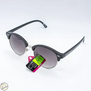 PAIR OF NEW FOSTER GRANT SUNGLASSES