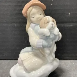 Lladro Figure - I�ll Keep You Warm #8265