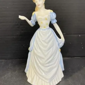 Royal Doulton - Janet   HN4310