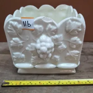 Square planter w chipping