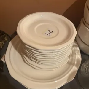 haltgraff 12 saucers and 2 plates