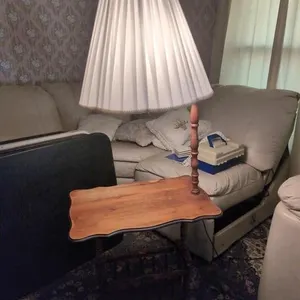 Vintage table and lamp needs tightening
