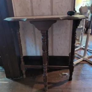 Vintage wood table 28x18x29