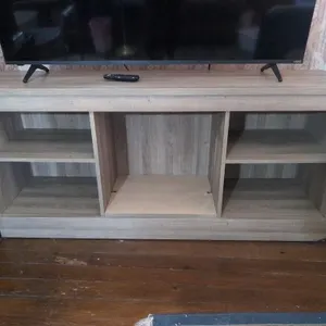 Entertainment center 60x16