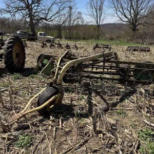 John Deere 640 Hay Rake