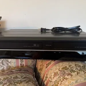 Toshiba vcr/dvd
Combo