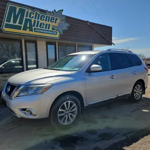 2014  Nissan  Pathfinder  4x4 Platinum 4dr SUV