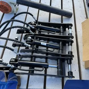 Unused Hydraulic Thumb Clamb