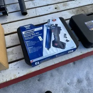 Dynaline Rechargable Grease Gun Kit