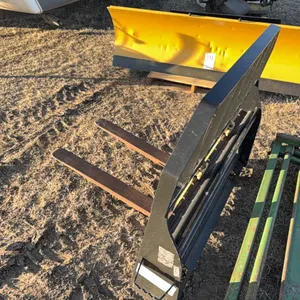 Seller #112. Set JD pallet forks