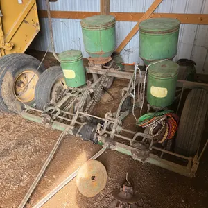 John Deere 2-Row Corn Planter with Extra Plates