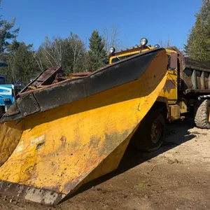 1971 FWD Tractioneer 4x4 Plow Truck