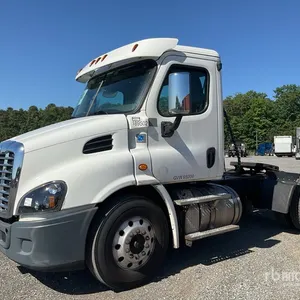 2018 Freightliner Cascadia 113 4x2 S/A Day Cab Truck Tractor