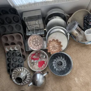 Bakeware, Kitchen Accessories, and Teapot