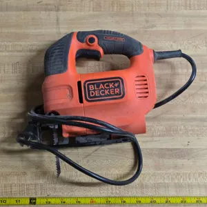 Black and decker jigsaw- works