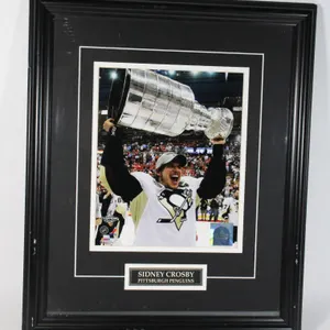 SIDNEY CROSBY STANLEY CUP FRAMED PHOTO
